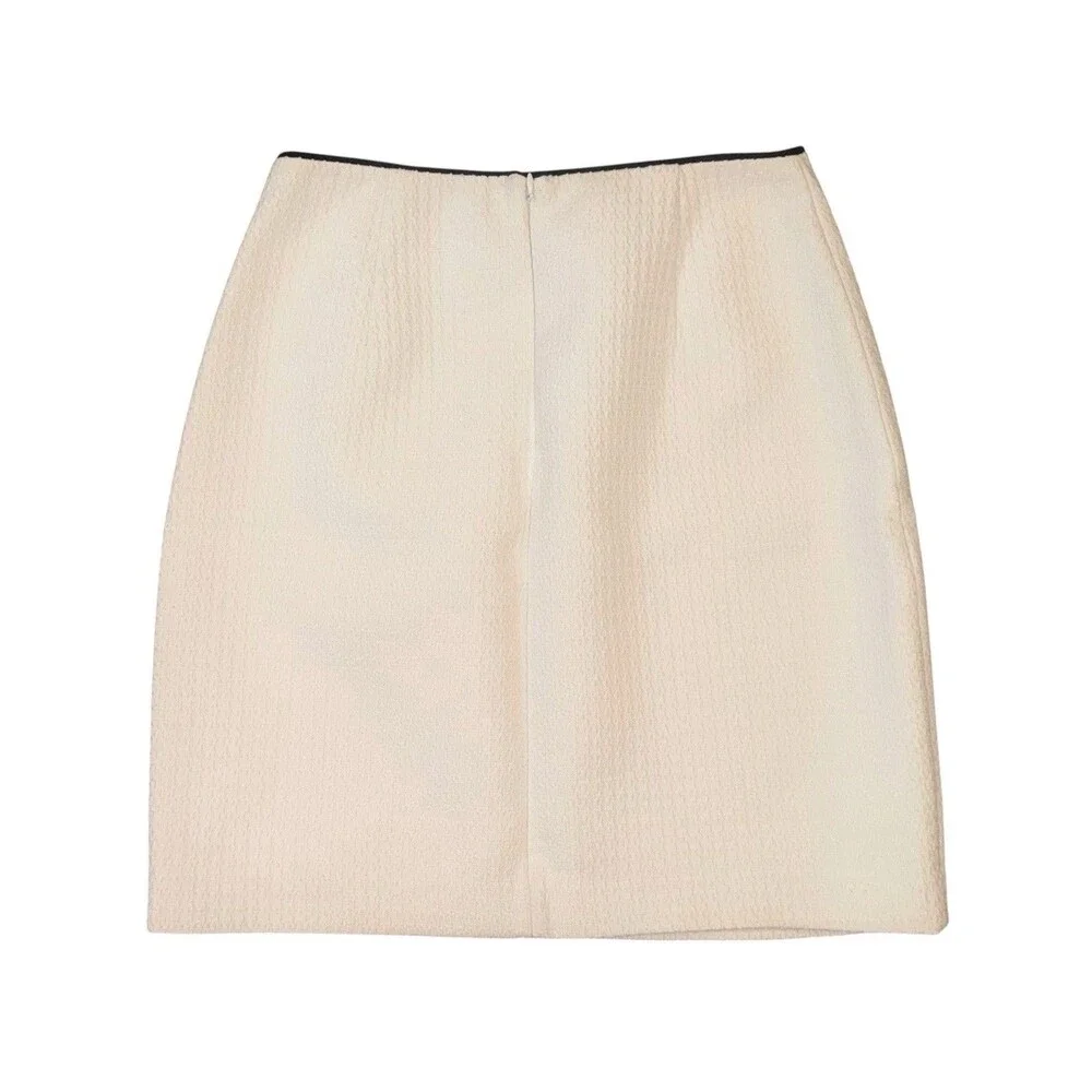 White House Black Market White Textured Pencil Skirt With Black Top Trim Size 6